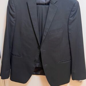 Alfani Slim Fit Suit 40S 33x30 Slim Fit Retails for $400+